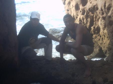 bisrha ana makhli3 lantih fidk la7ofra